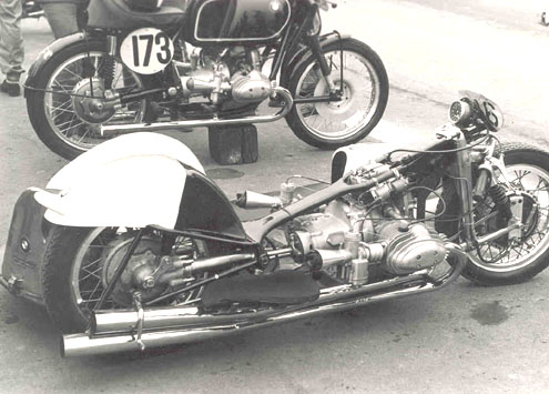 2 Rennsport racers